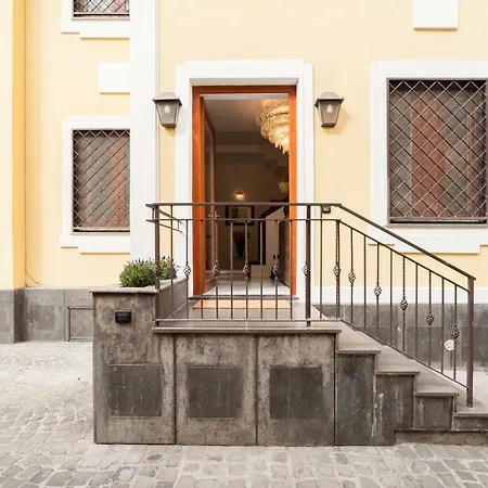 Dream House Bed & Breakfast 2*