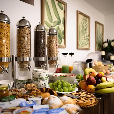 Dream House Bed & Breakfast 4*