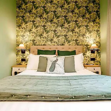 Bed & Breakfast Dream House