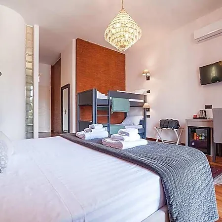 Bed & Breakfast Dream House 4*