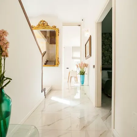 Dream House Bed & Breakfast 4*
